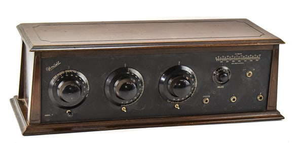 PFANSTIEHL RADIO COMPANY BROADCAST RECEIVER MODEL 7 TUBE RADIO