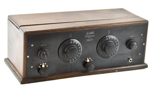 GLOBE ELECTRIC COMPANY 'GLOBE DUODYNE' MODEL 770 RADIO