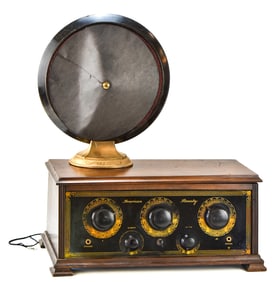 AMERICAN RADIO MANUFACTURING COMPANY AMERICAN BEAUTY TUBE RADIO & VELVET-TONE SPEAKER