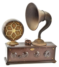 ATWATER KENT MODEL 20 TUBE RADIO, TYPE E-3 MAGNETIC LOUD SPEAKER, & TYPE M LOUD SPEAKER