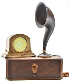 RCA VICTOR COMPANY RADIOLA MODEL 44 TUBE RADIO, RADIOLA MAGNETIC LOUDSPEAKER MODEL 100K, & RCA HORN