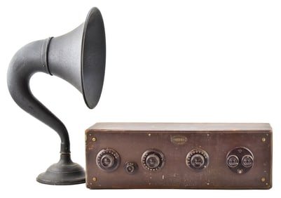 ATWATER KENT MODEL 20 TUBE RADIO & ATWATER KENT HORN LOUDSPEAKER TYPE M