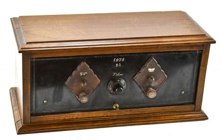 GEORGE A. LONG (ATTR.) 'LONG 35' TUBE RADIO