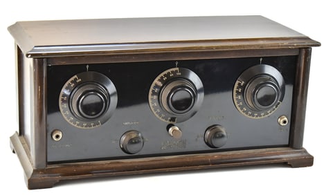 CHARLES FRESHMAN COMPANY FRESHMAN MASTERPIECE TUBE RADIO