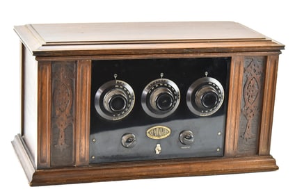 REMINGTON RADIO CORPORATION FIVE TUBE RADIO