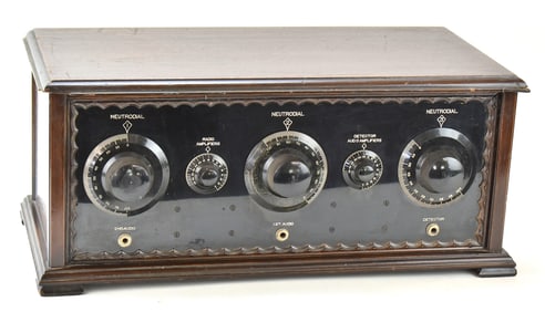 SILVERTONE KING-HINNERS RADIO COMPANY NEUTRODYNE TUBE RADIO