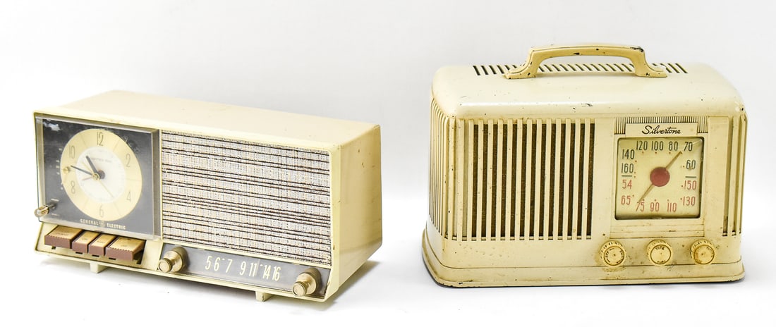 GENERAL ELECTRIC MODEL C-491A TUBE RADIO & SILVERTONE MODEL 6016 RADIO: This lot includes the following vintage radios: General Electric Company C-491A tube radio circa 1960s and a Sears, Roebuck and Company Silvertone model 6016 bakelite tube radio, circa 1947. The large