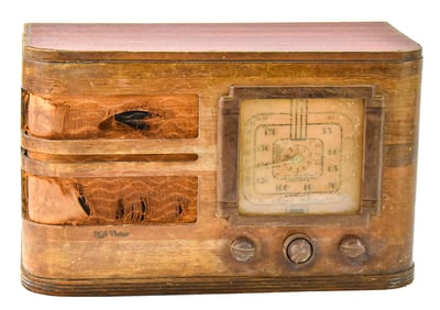 RCA 87T TABLETOP 3 BAND TUBE RADIO