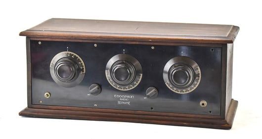 R.E. THOMPSON MANUFACTURING COMPANY THOMPSON RADIO MODEL V-50 'GRANDETTE' TUBE RADIO