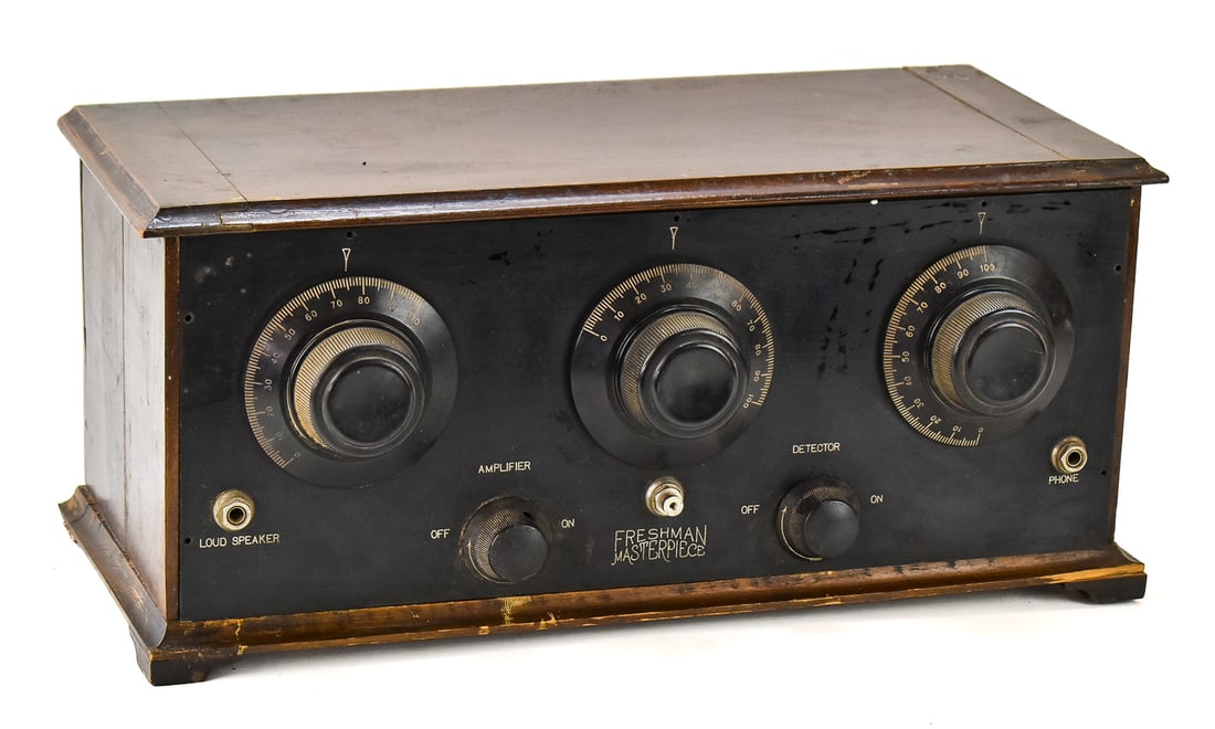 CHARLES FRESHMAN COMPANY MASTERPIECE TUBE RADIO (1 of 4)