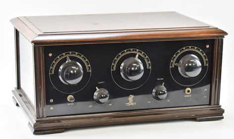 GIMBEL BROTHERS RADIO MAGNET TUBE RADIO MODEL ZR-66