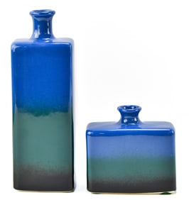 PAIR OF MIDCENTURY-STYLE ROYAL HAEGER TRI-COLOR FADE BOTTLE VASES