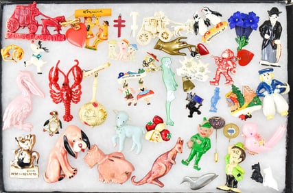 COLLECTION OF MIDCENTURY COSTUME & SOUVENIR BROOCHES