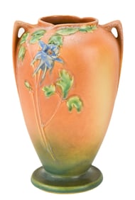 ROSEVILLE POTTERY COLUMBINE VASE #23-10