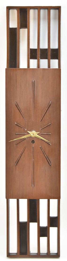 MID-CENTURY ABSTRACT SLATTED BURWOOD PRODUCTS WALL CLOCK: Mid-century abstract slat Burwood Products wall clock, measuring 27"H X 6"W X 2"D. Made in the USA circa 1960s.