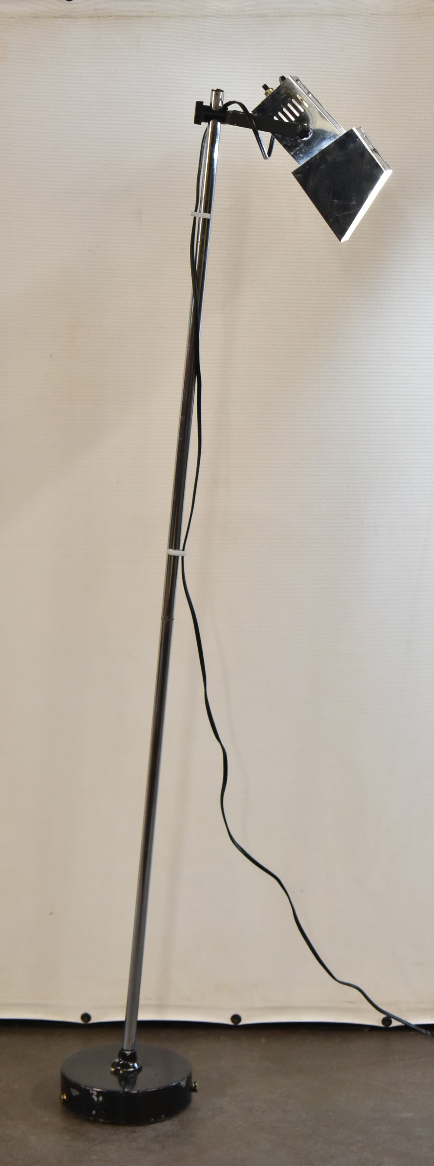 KOCH LOWY EA CHROME FLOOR LAMP No. E74625 (1 of 3)
