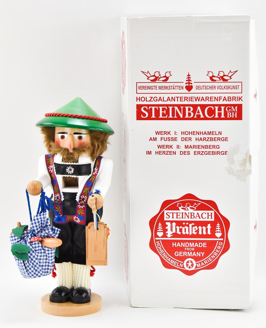 GERMAN STEINBACH TYROLIAN BAVARIAN MOUNTAIN ALPS 'COOK' NUTCRACKER (1 of 4)