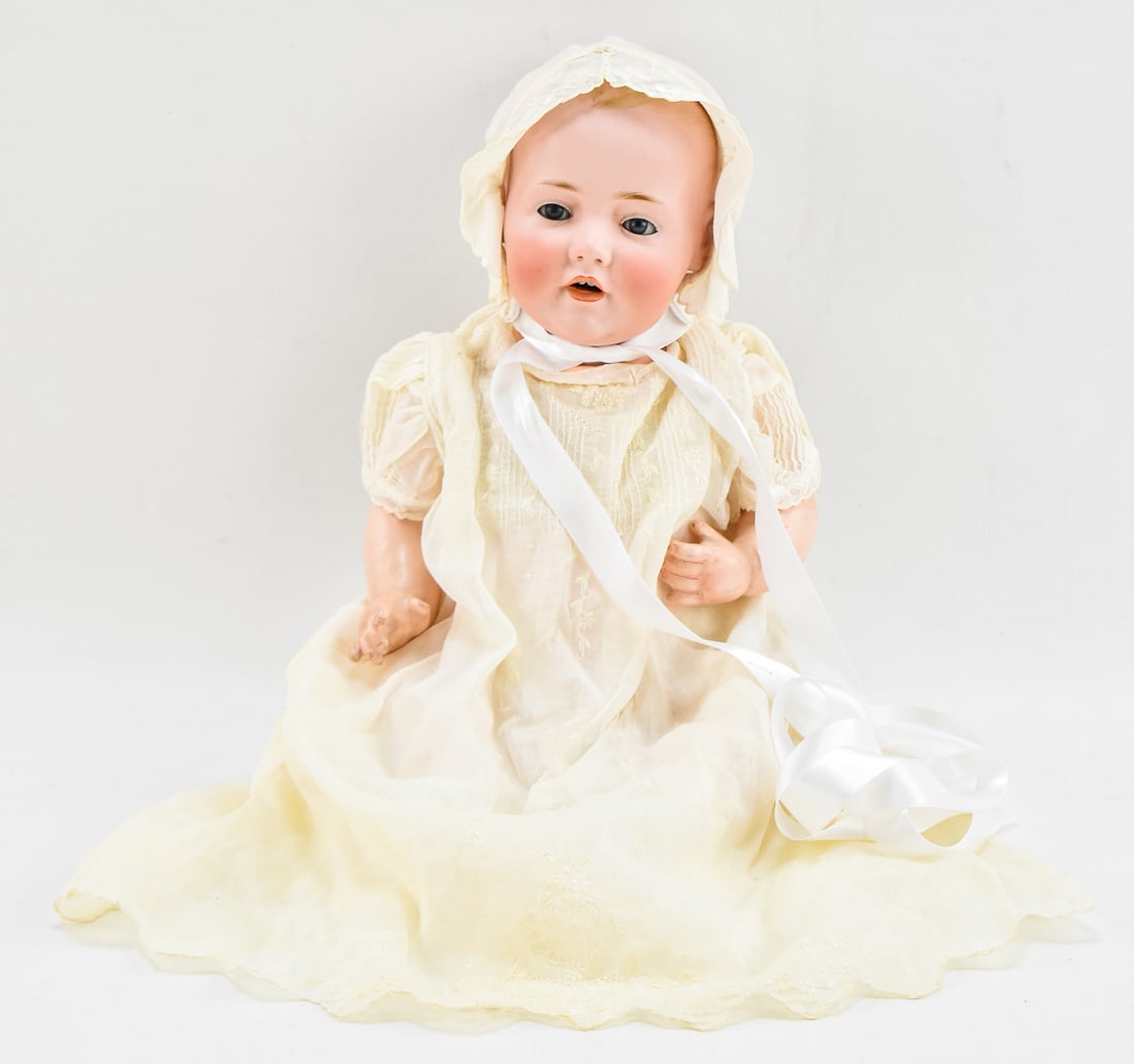 CIRCA 1914 J.D.K. GERMAN 'HILDA' DOLL (1 of 4)
