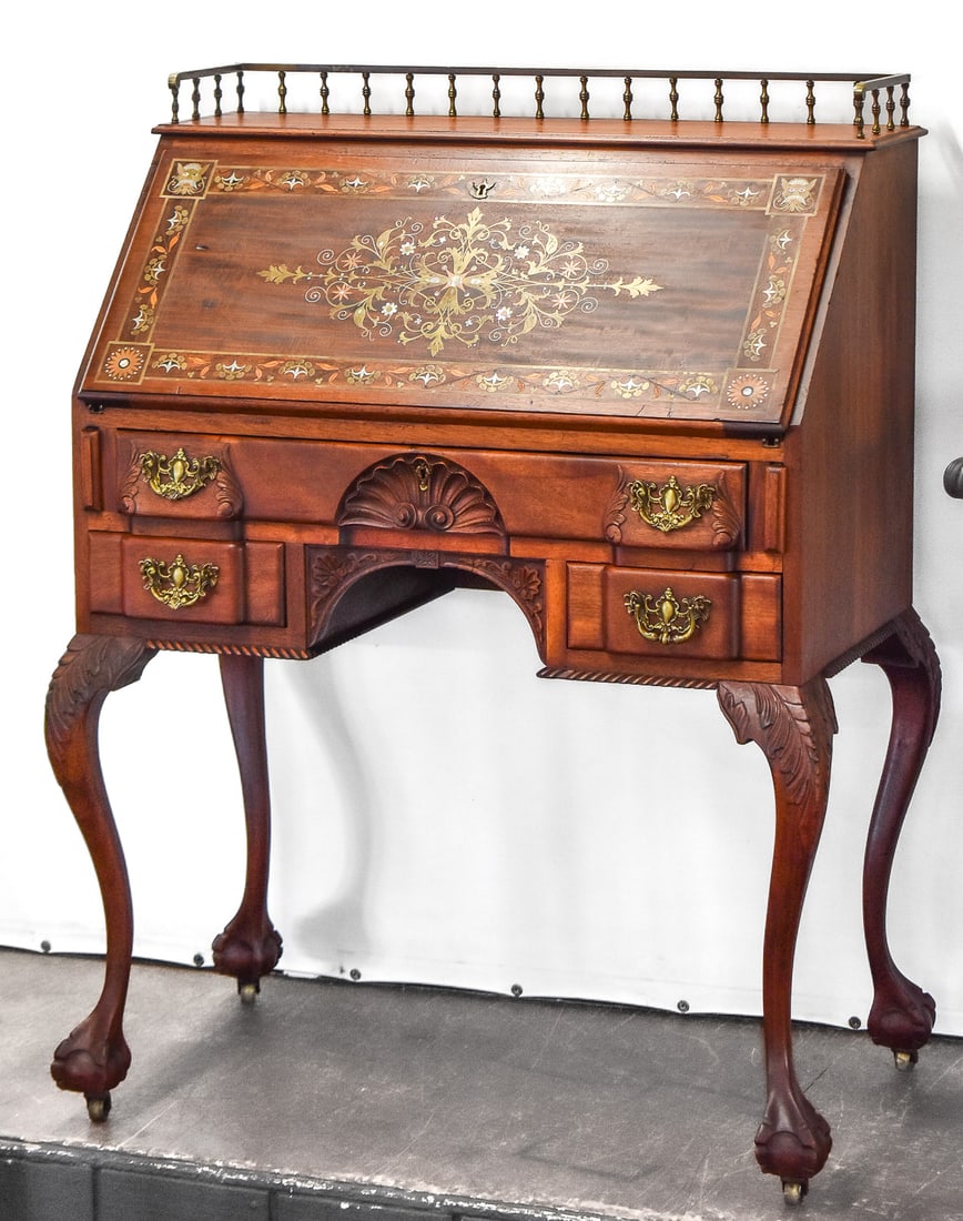 R. J. HORNER & COMPANY MAHOGANY COLONIAL REVIVAL DESK (1 of 3)
