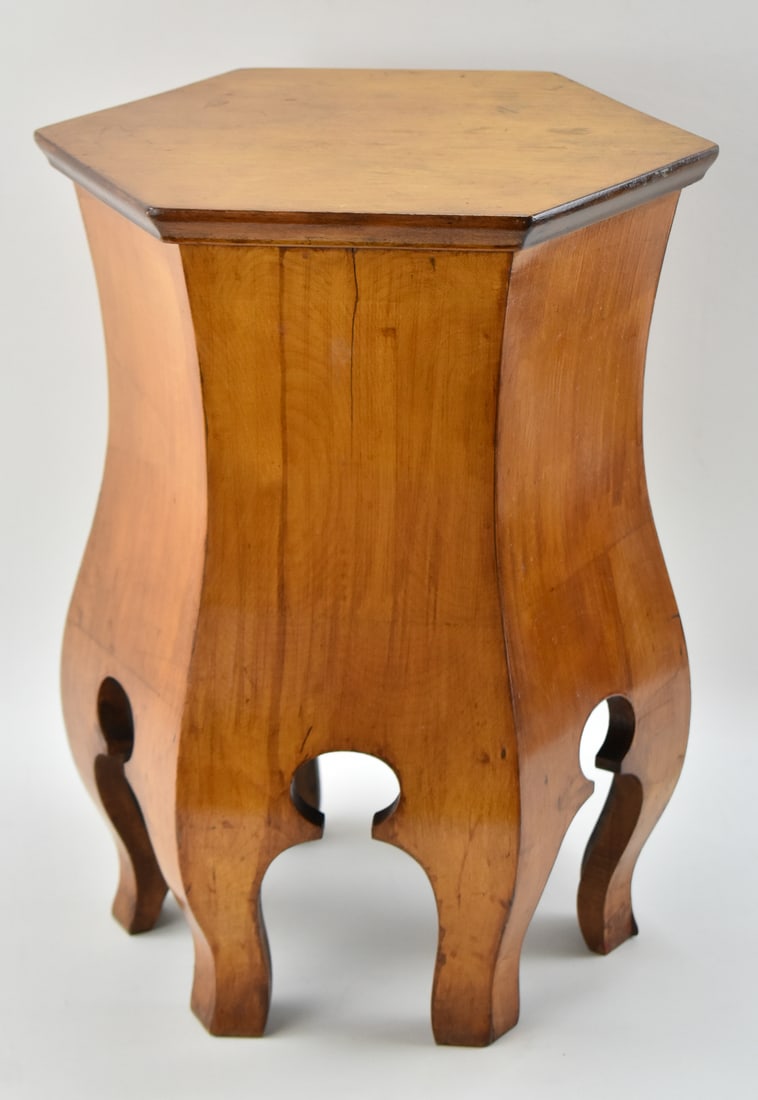 MOORISH STYLE WOODEN ACCENT TABLE (1 of 3)