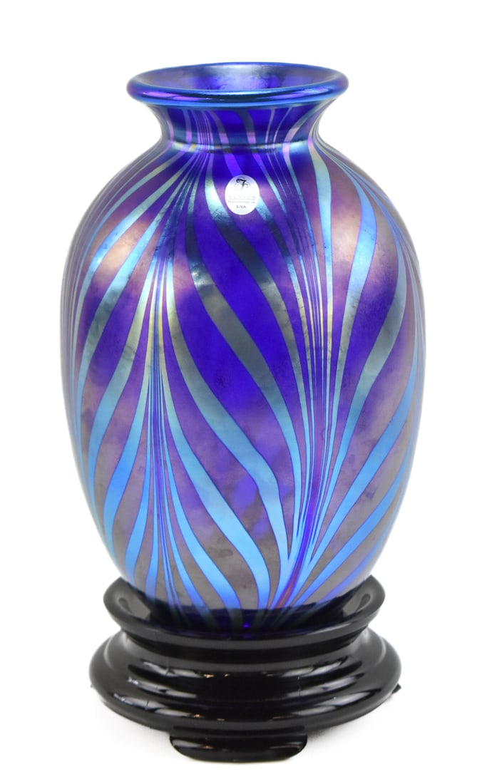 FENTON ART CONNOISSEUR COLLECTION LIMITED EDITION FAVRENE FEATHERS ART GLASS VASE ON PEDESTAL (1 of 4)