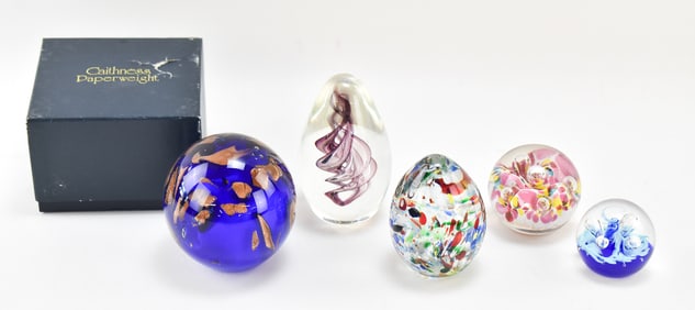 COLLECTION OF ART GLASS PAPERWEIGHTS