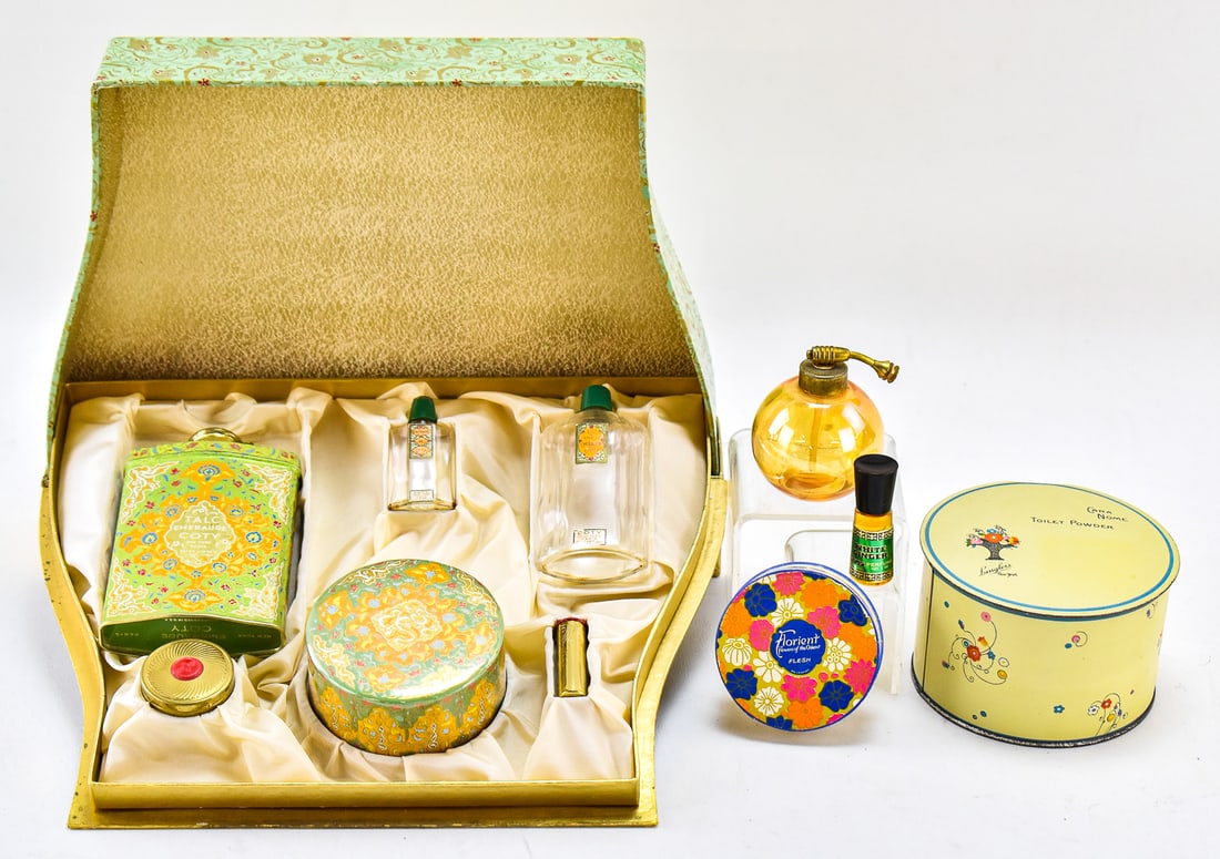 COLLECTION OF MID-CENTURY COSMETICS & ACCESSORIES (1 of 4)