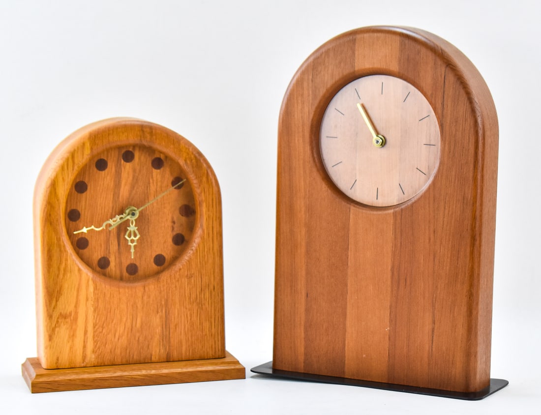 JUNGHANS MODERNIST TEAK TABLE CLOCK & G. ARBES STYLE DOTTED HOUR MANTEL CLOCK (1 of 3)