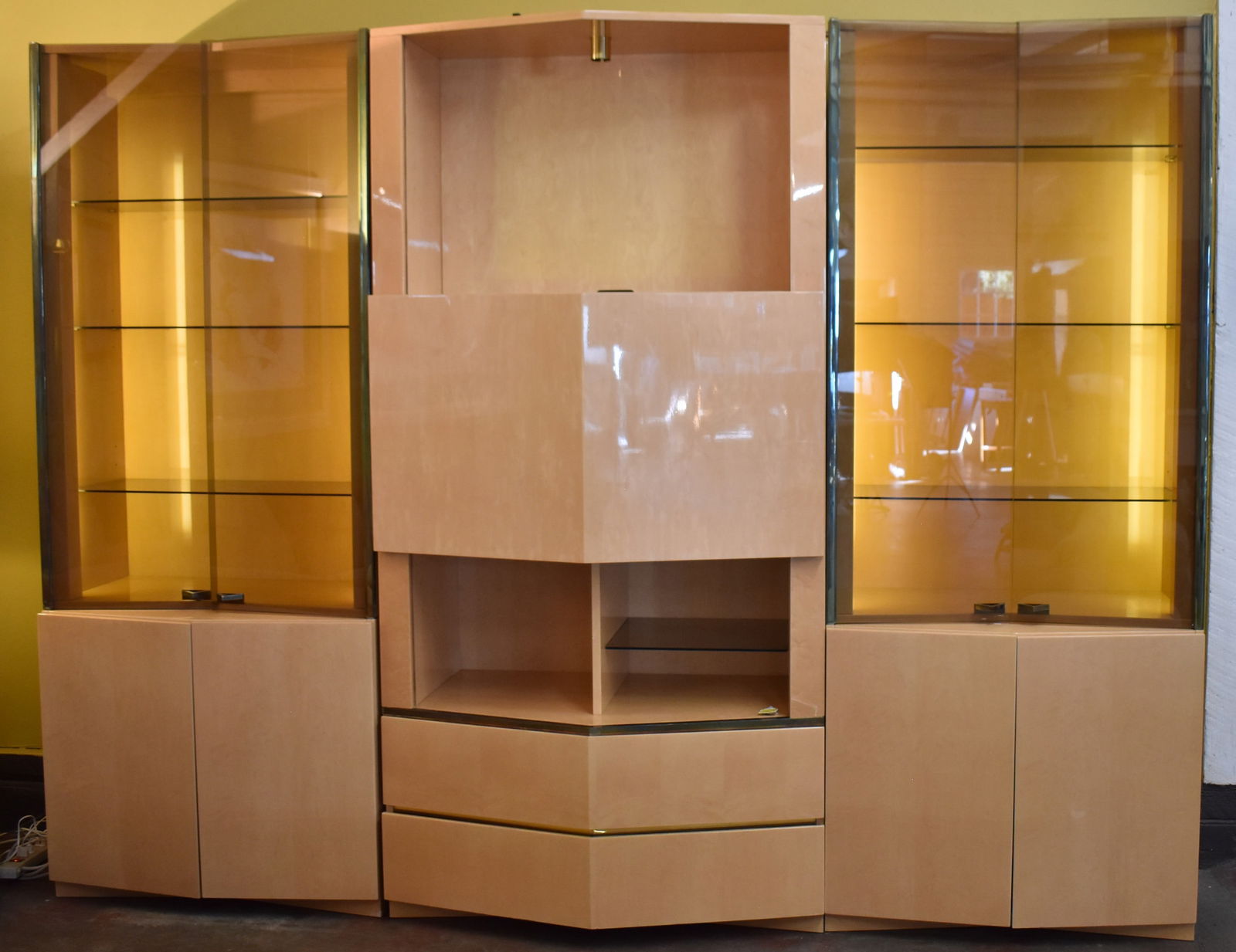 POSTMODERN THREE-PIECE ENTERTAINMENT CENTER (1 of 7)