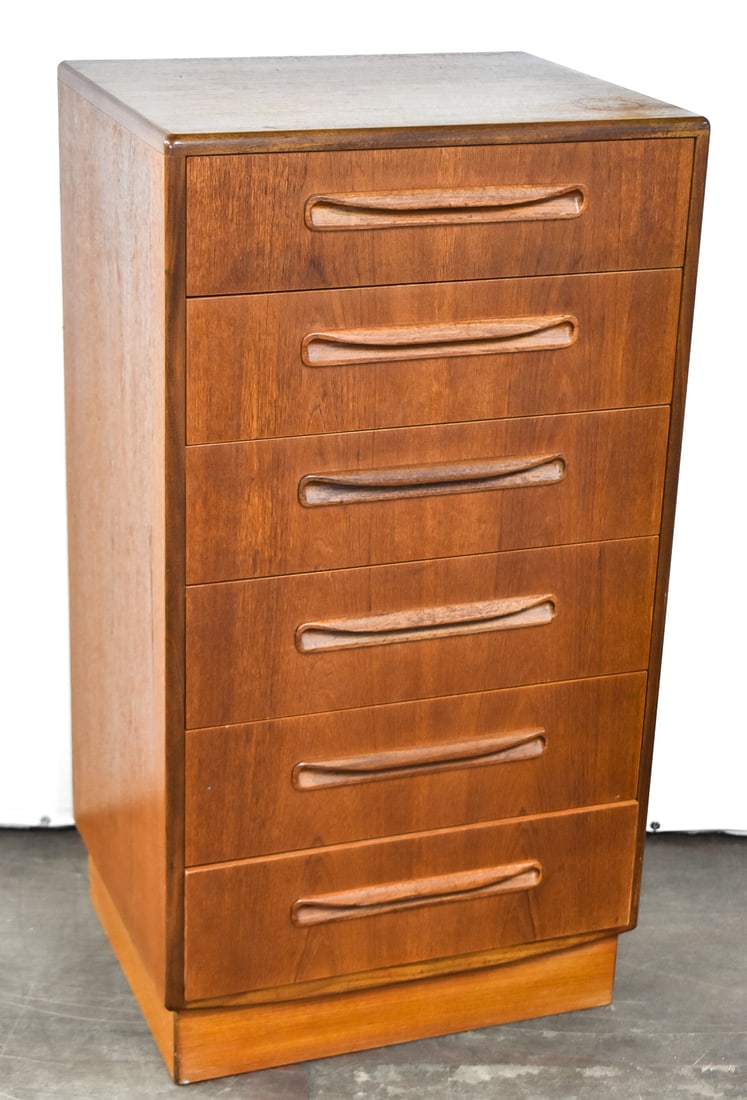 MID-CENTURY G-PLAN FRESCO TEAK TALLBOY CHEST OF DRAWERS (1 of 2)