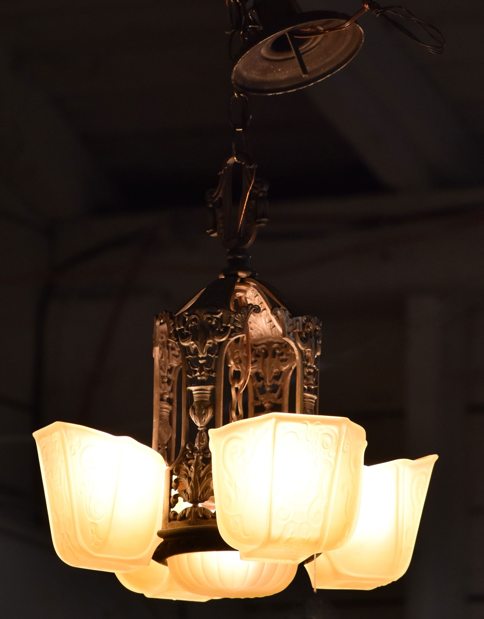 MOE BROTHERS MANUFACTURING COMPANY TUDOR REVIVAL FOUR-LIGHT SLIP SHADE CHANDELIER (1 of 3)