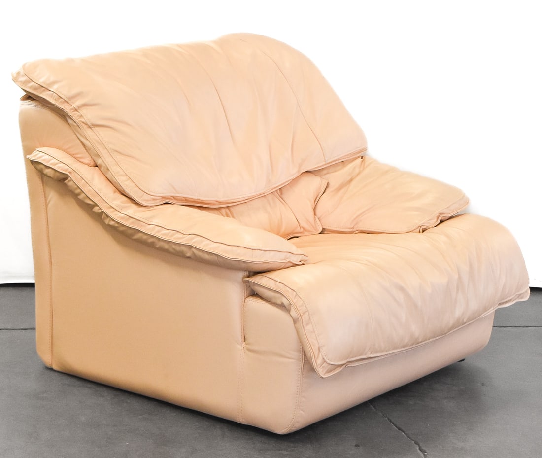 POSTMODERN OVERSIZED ITALIAN LEATHER LOUNGE CHAIR BY ROCHE BOBOIS (1 of 4)