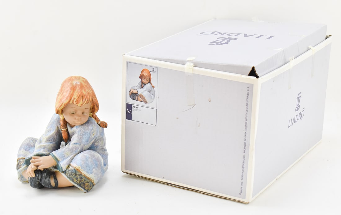 LLADRO 'NINA CANSADITA (LAZY DAY)' No. 2210 (1 of 4)