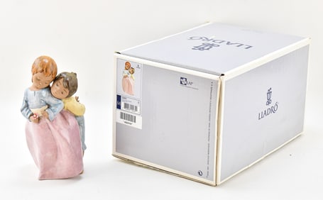 LLADRO 'REGALO CON CORAZON (A SIMPLE GIFT)' No. 12431