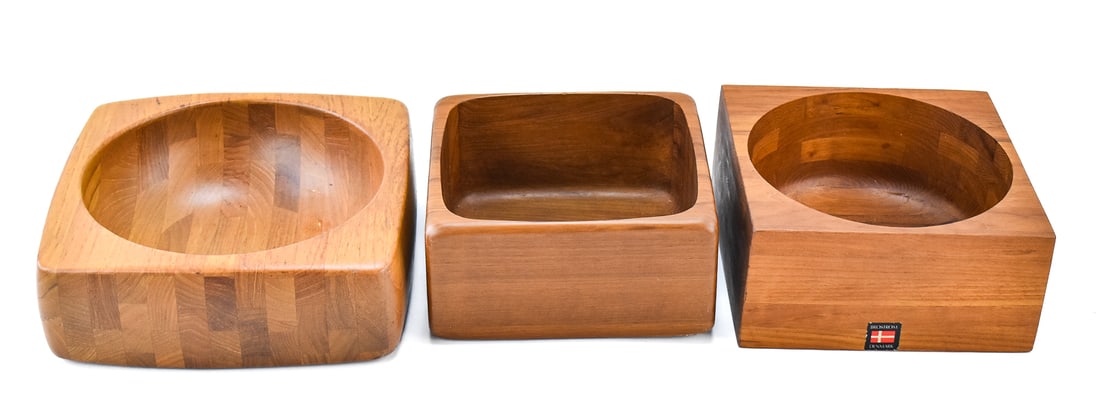 COLLECTION OF MID-CENTURY DANISH & SWEDISH TEAK SQUARE SERVING BOWLS SOWE AND OTHER (1 of 2)
