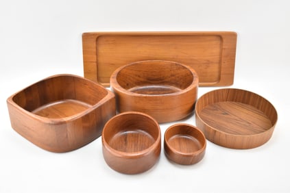 A COLLECTION OF MID-CENTURY SWEDISH SOWE TEAK SERVING BOWLS & MORE