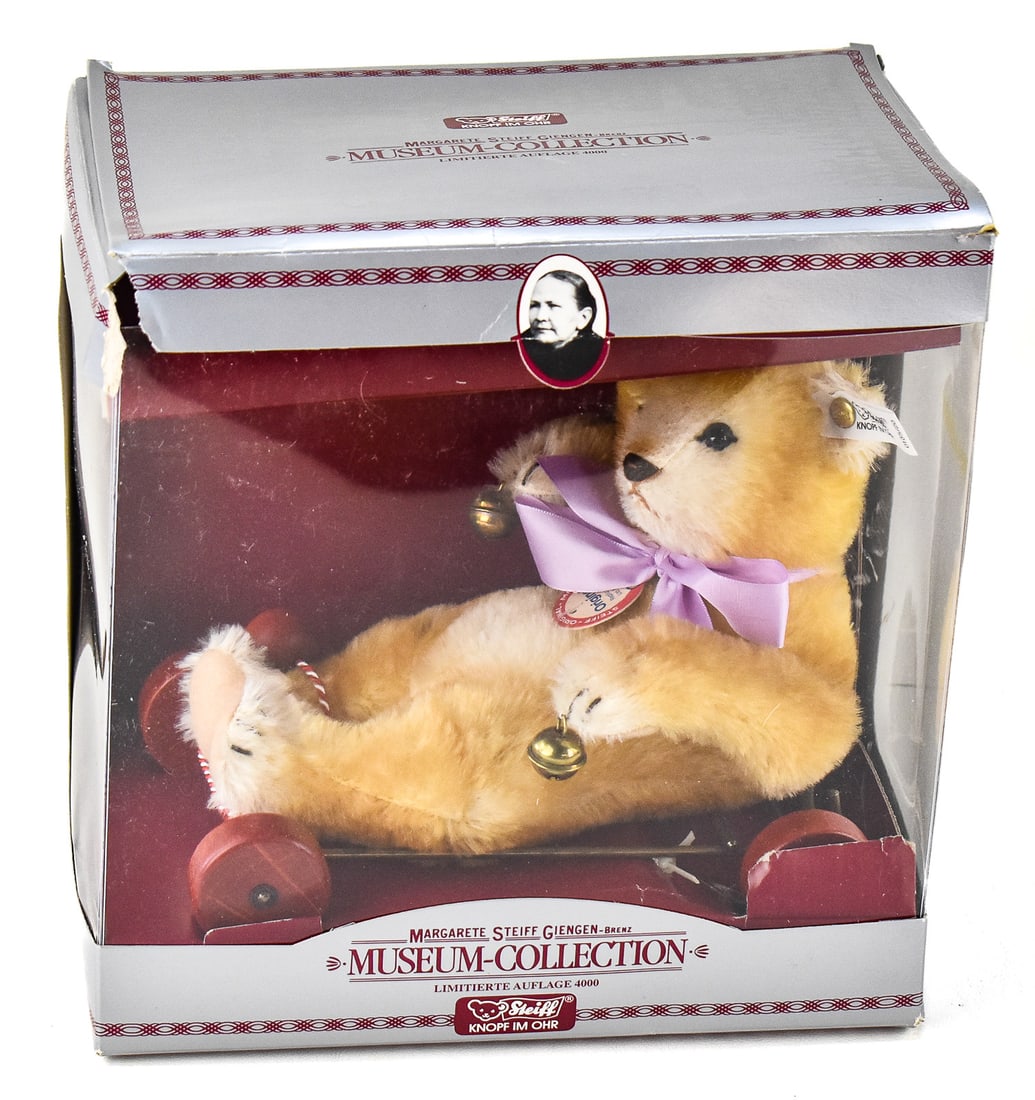 STEIFF LIMITIED EDITION 'MUSEUM COLLECTION: BABY BAR AUF WAGEN' 0135/20 --ST. JUDE: A Steiff limited edition No. 728 of 4000 "Museum Collection: Baby Bar auf Wagen (Baby Bear with Wagon), Replik (Replica) 1939" 0135/20 with EAN 40160 in an original box, circa 1984. The item measures