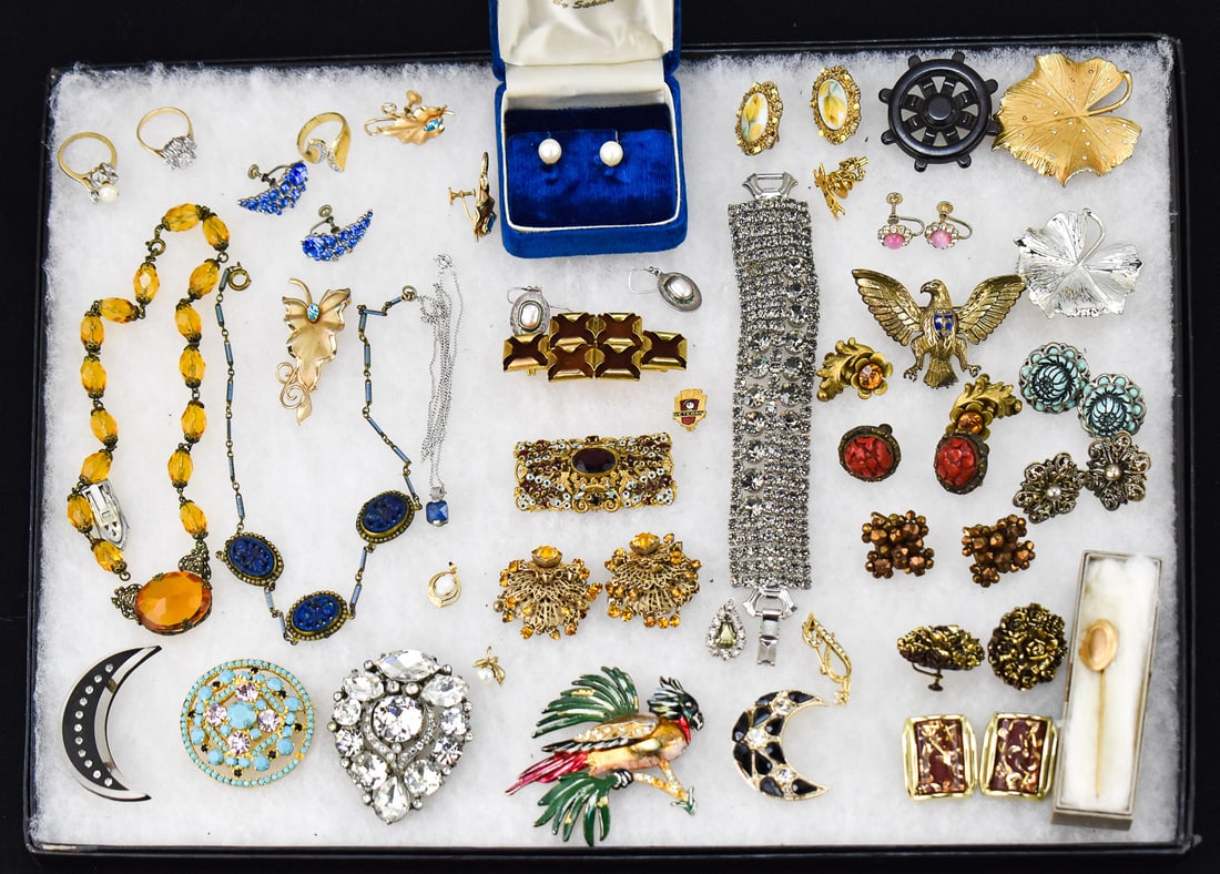 COLLECTION OF COSTUME JEWELRY: CORO, WEISS, & MORE (1 of 4)