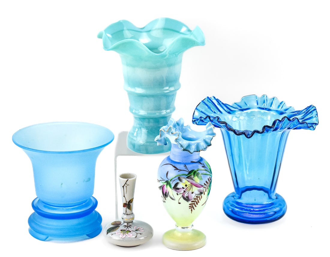 ASSORTMENT OF 5 BLUE GLASS VASES (1 of 2)