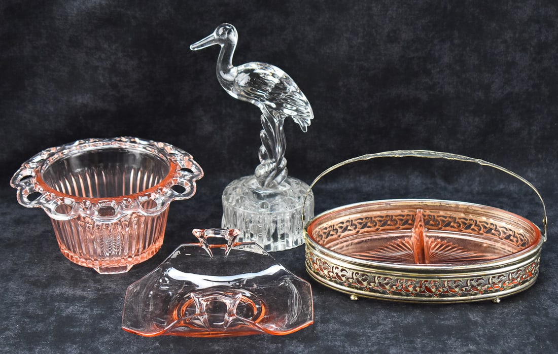 COLLECTION OF PINK DEPRESSION GLASS & A CAMBRIDGE 'HERON' FROG (1 of 2)