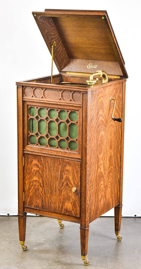 EDISON SHERATON (S19) MODEL PHONOGRAPH (1 of 5)