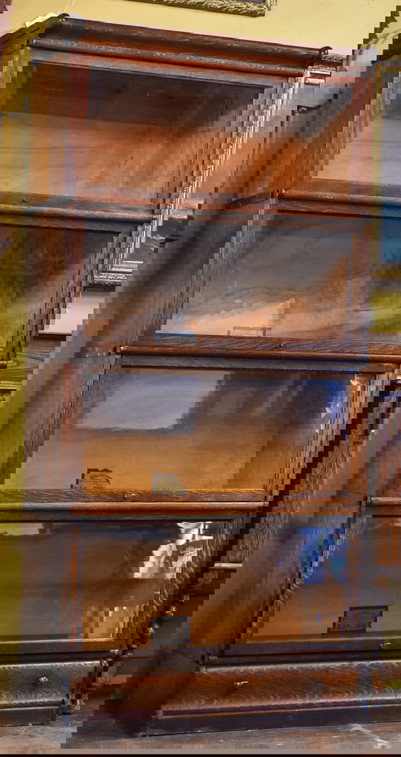 GLOBE-WERNICKE COMPANY OAK STACKING BOOKCASE, FIVE SECTIONS (1 of 3)