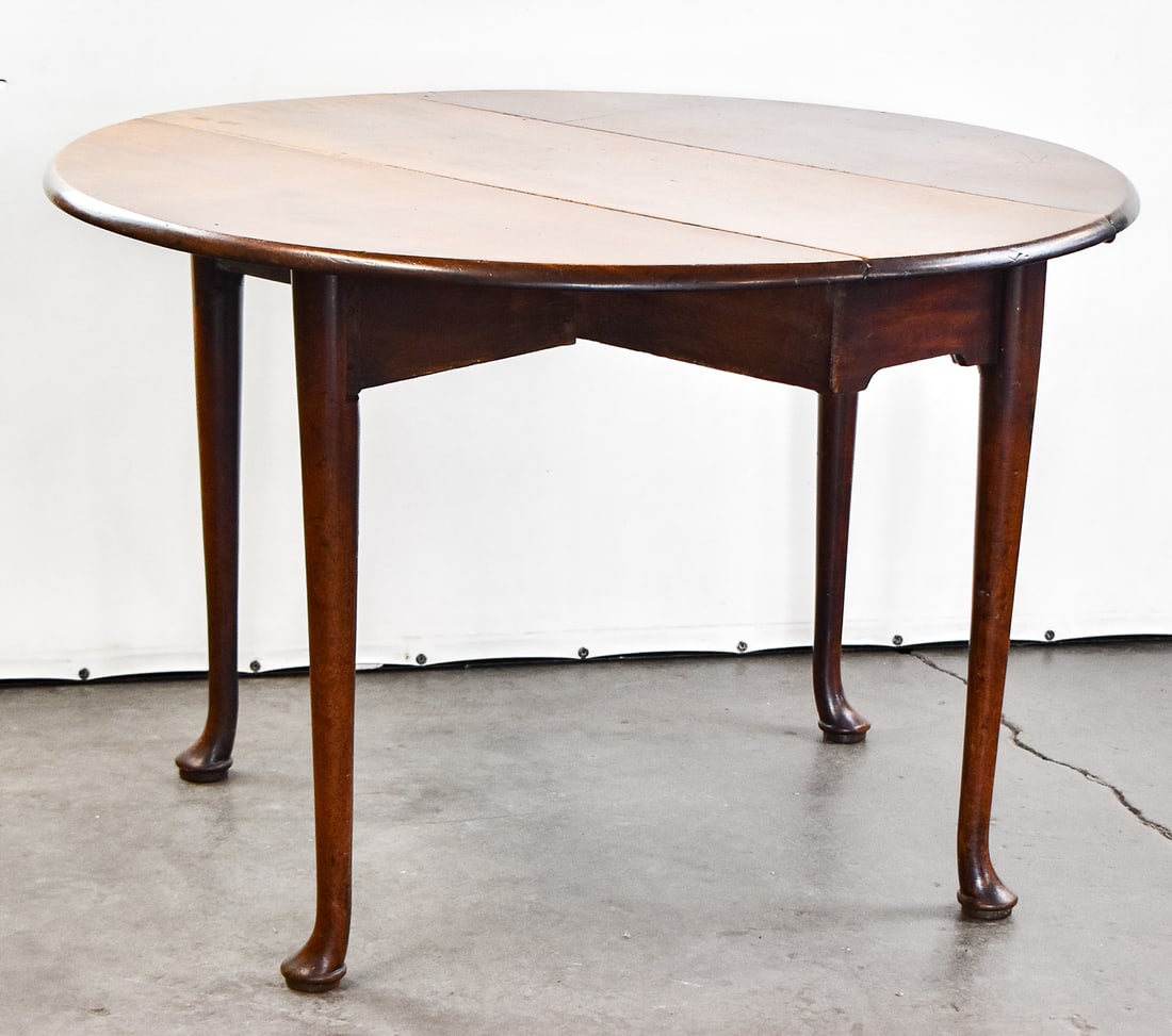 QUEEN ANNE STYLE DROP-LEAF MAHOGANY TABLE (1 of 3)