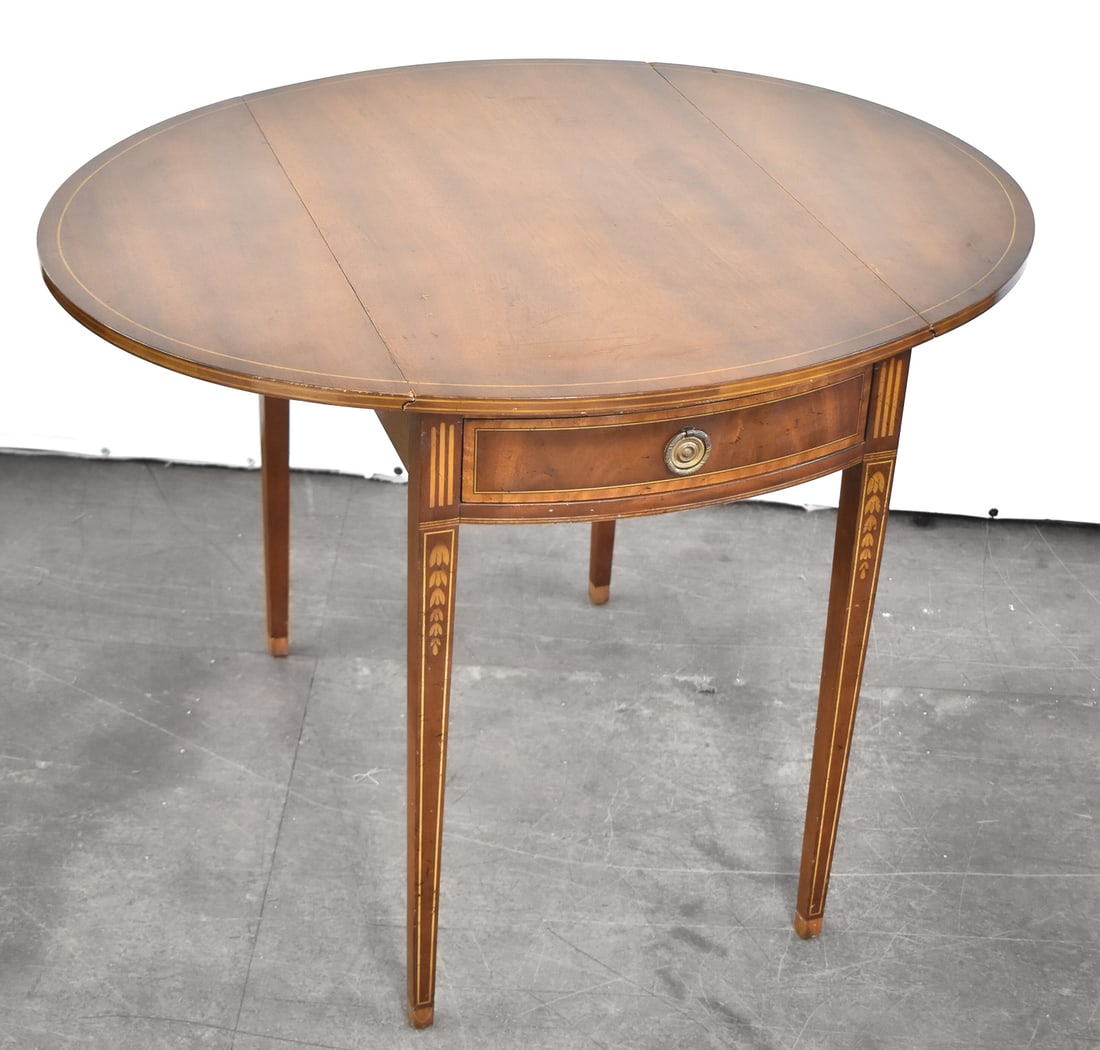 MAHOGANY ASSOCIATION FEDERAL STYLE PEMBROKE DROP-LEAF TABLE (1 of 4)