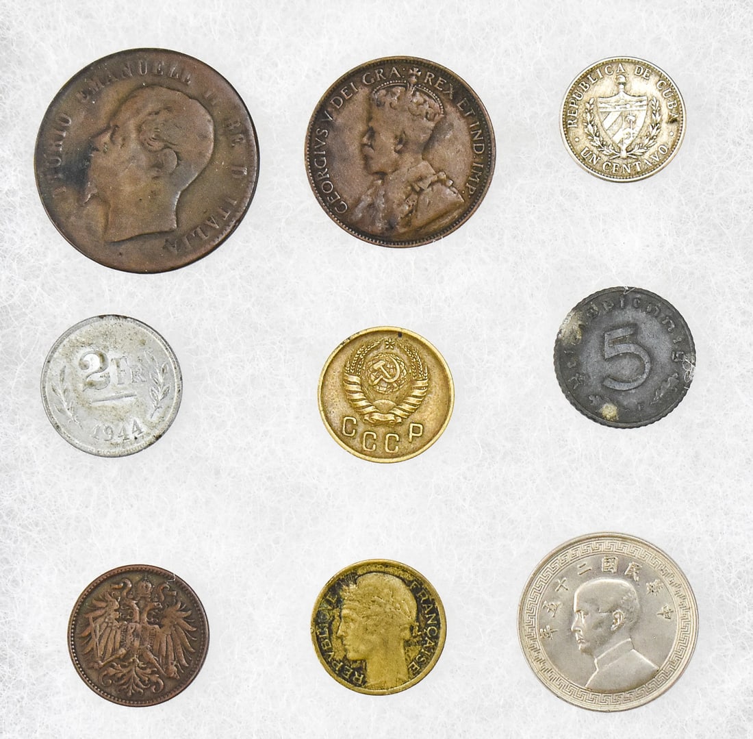 ASSORTMENT OF COLLECTIBLE FOREIGN COINS (1 of 2)