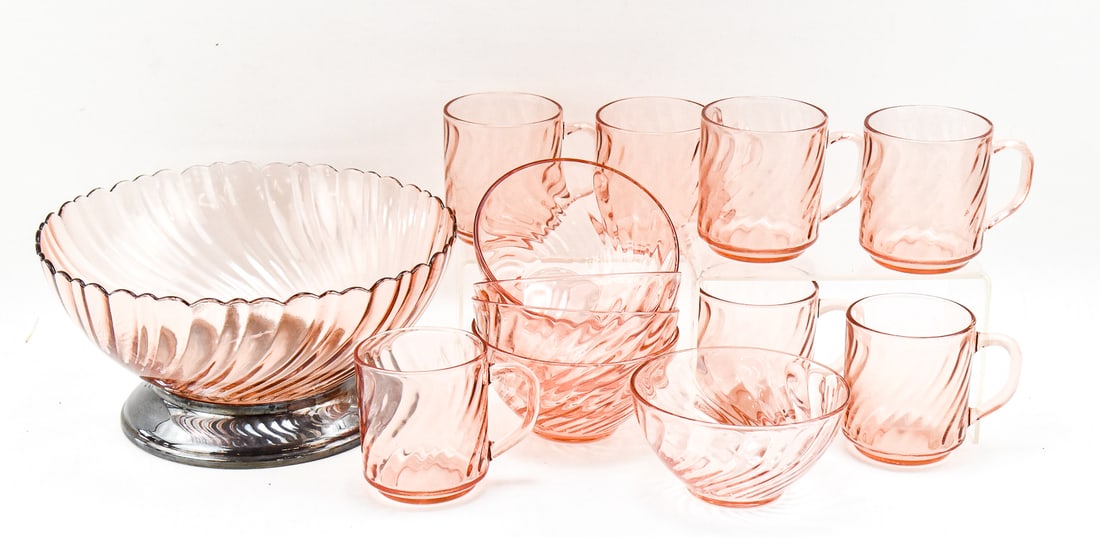 COLLECTION OF ARCOROC FRANCE ROSALINE PINK SWIRL GLASSWARE (1 of 2)