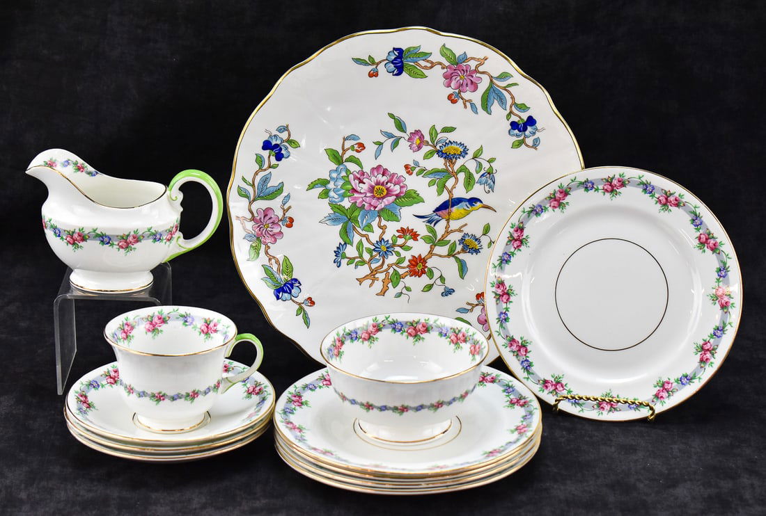 AYNSLEY BONE CHINA COLLECTION: 'PEMBROKE' CAKE PLATE AND FLORAL PATTERN SET (1 of 3)