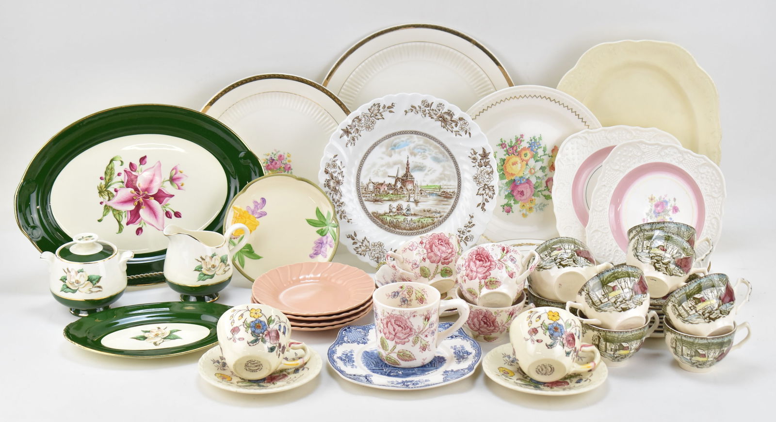 JOHNSON BROTHERS, VERNON KILN, HOMER LAUGHLIN, & MORE (1 of 6)