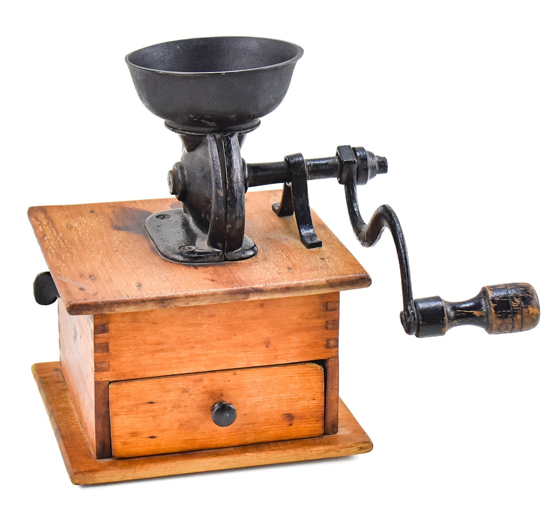 ANTIQUE CAST IRON COFFEE GRINDER (1 of 3)