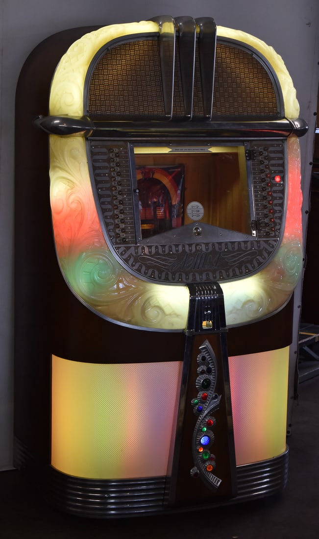 AMI MODEL A JUKEBOX CONVERTED INTO RECORD PLAYER, C. 1946 - 2